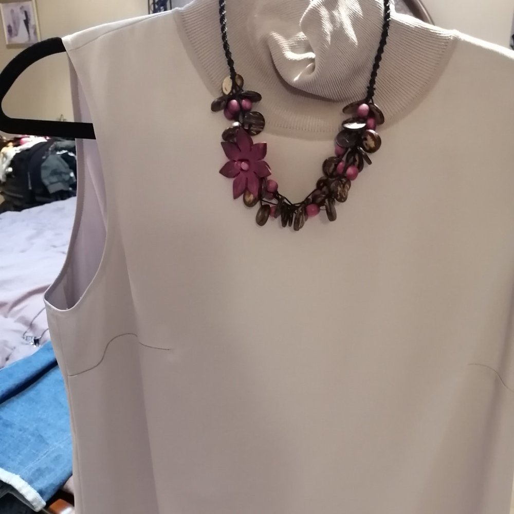 3 Beautiful necklaces - Picture 4 of 4